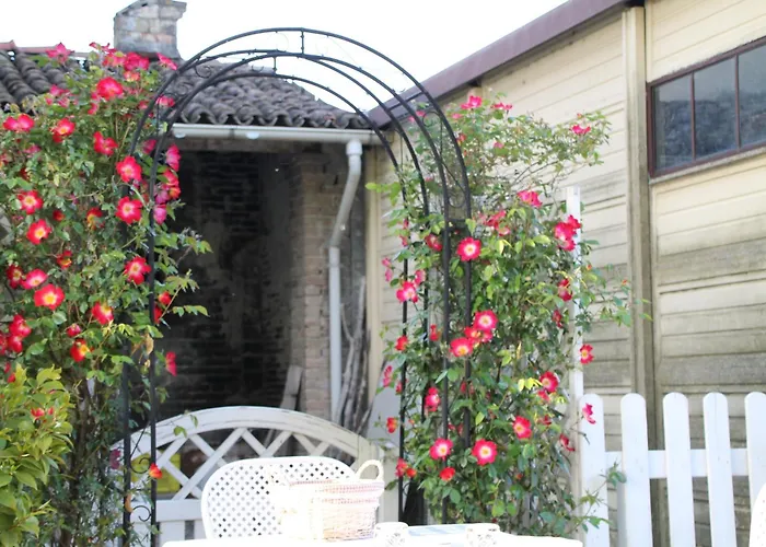 Casa Adele Oda ve Kahvaltı 3*